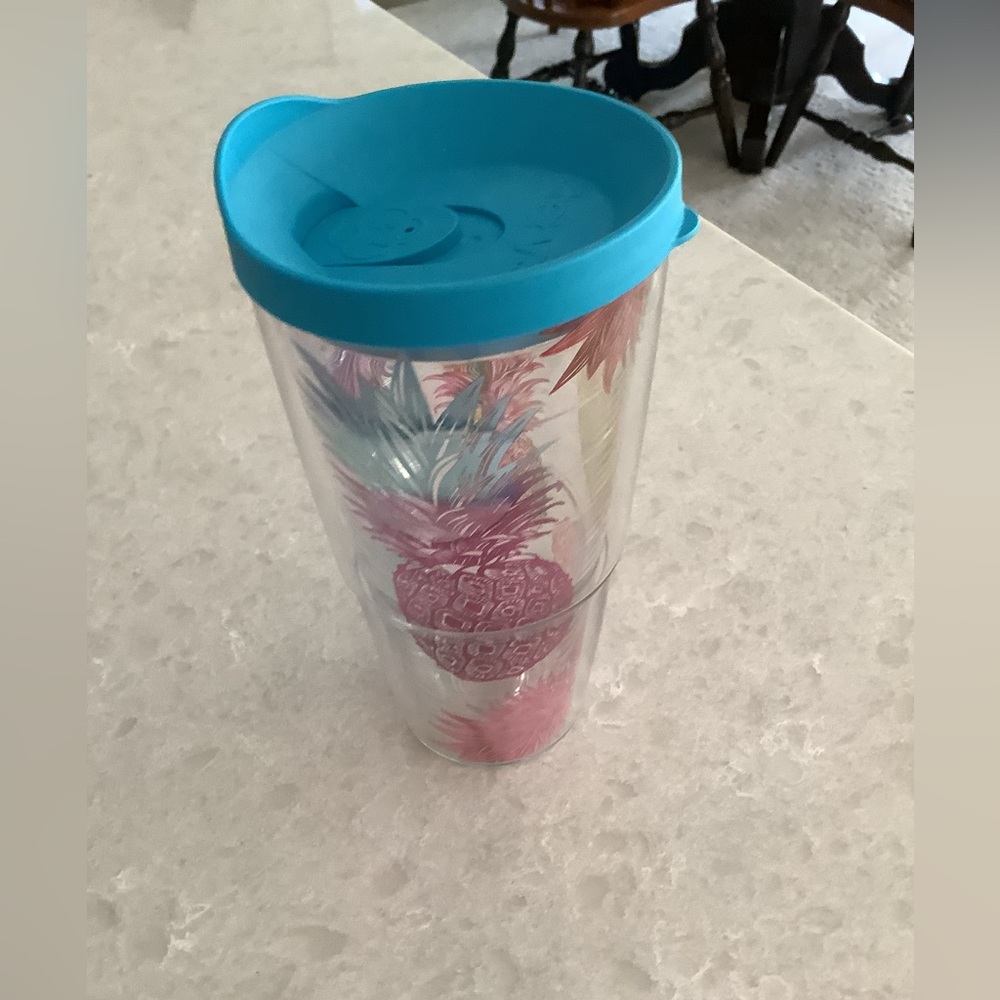 Tervis Tumblr watercolor pineapple 24 oz cup & lid